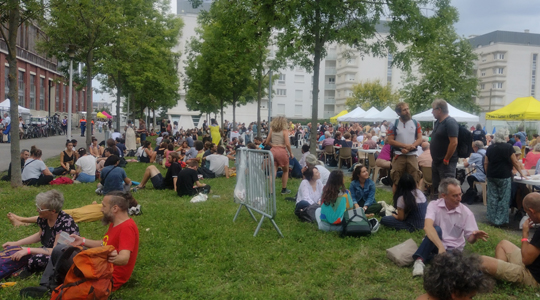 Social Movements' Response to Democracy in Crisis